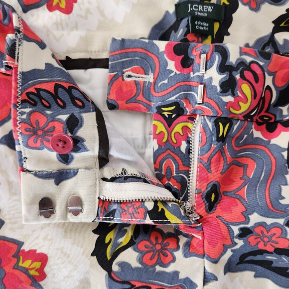 Jcrew Capri Pants Casual Womens Stretch White, Black & Red Floral Print Size 4P - Picture 7 of 10